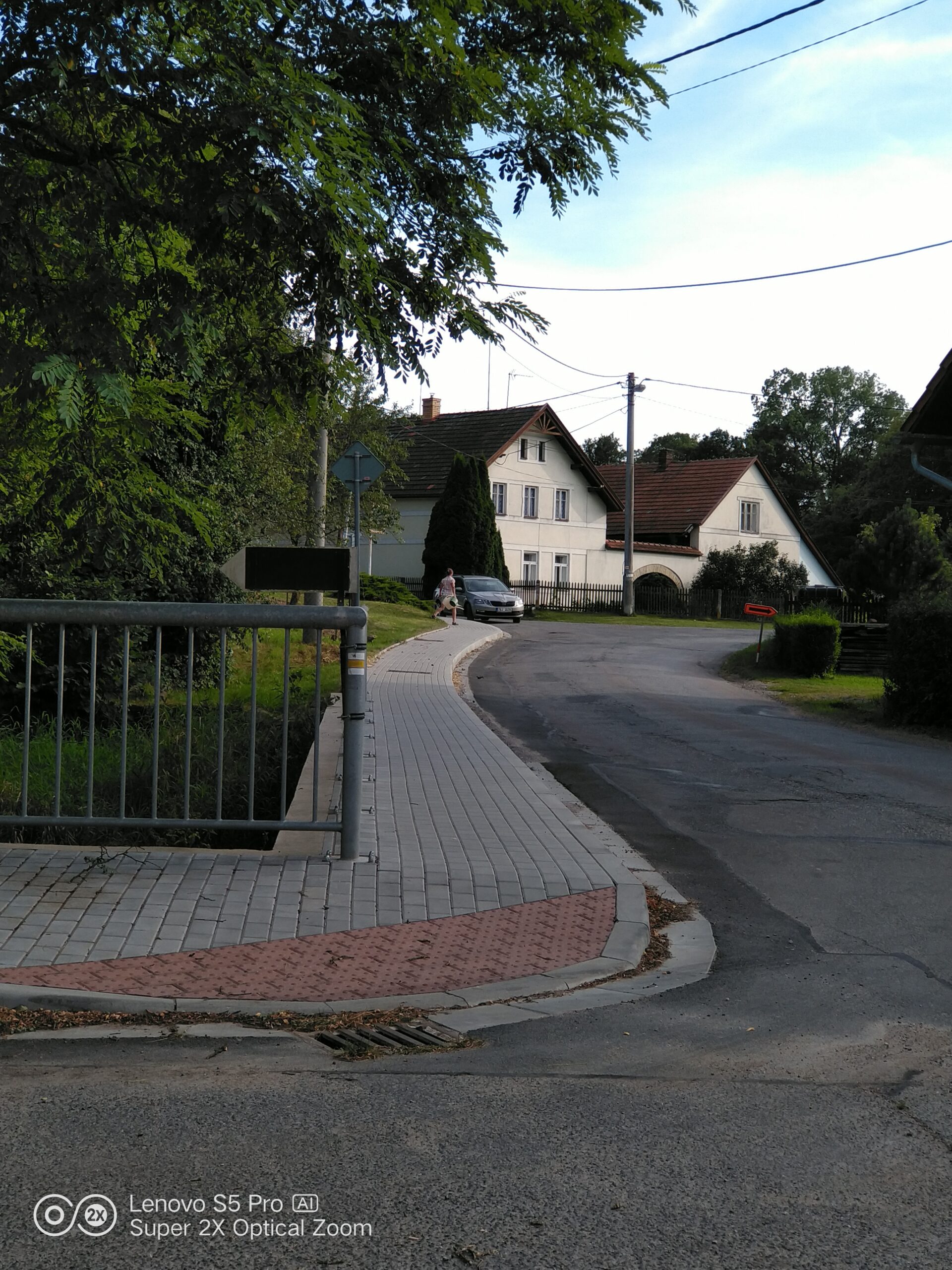 Fotografie k projektu Chodník pro pěší - Tržek