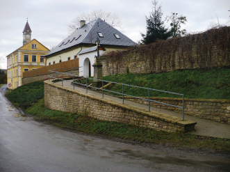Fotografie k projektu Přístupová rampa ke kostelu sv. Heleny v Trstěnicích