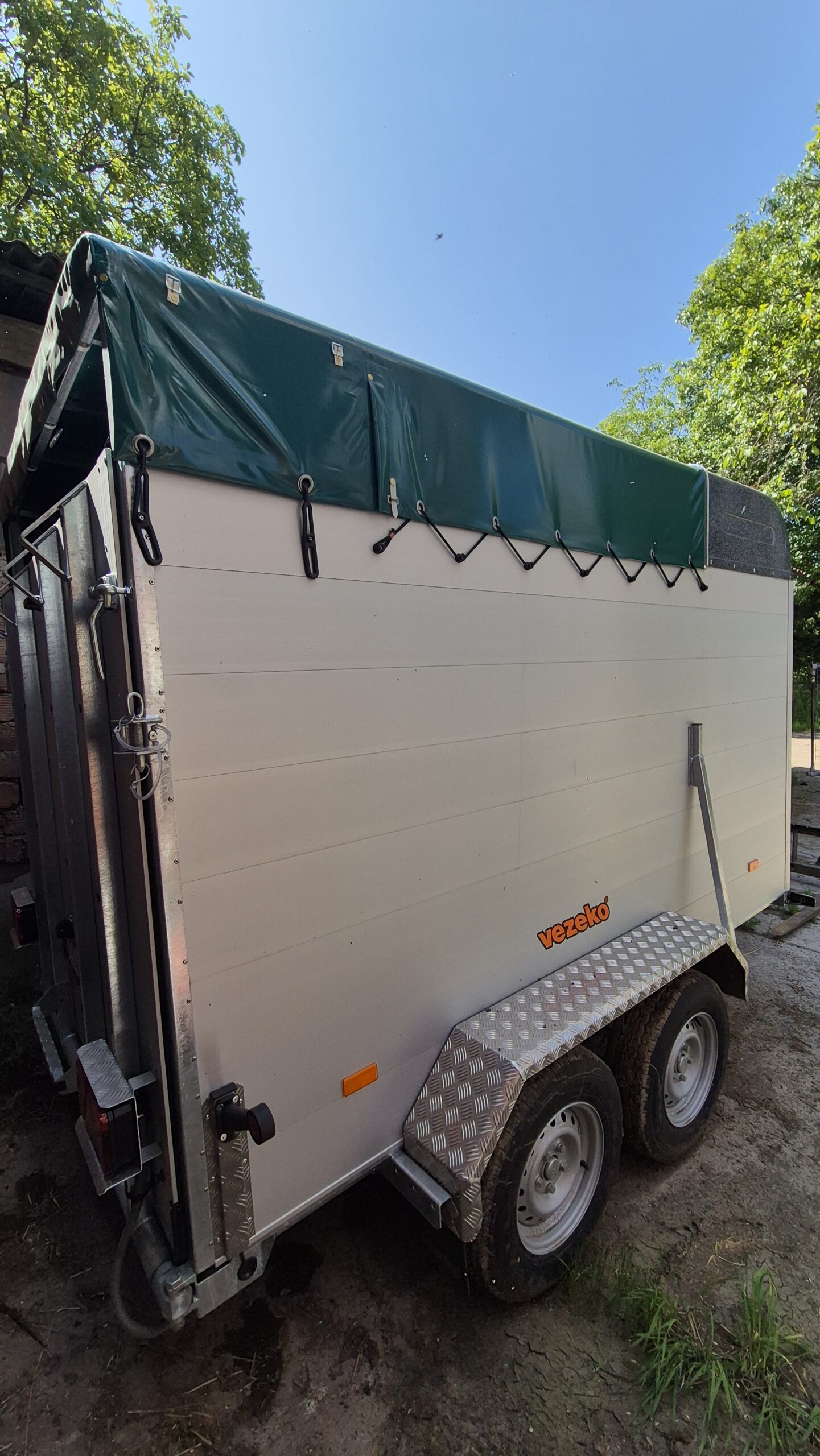 Fotografie k projektu Vybavení zemědělského subjektu - přepravník zvířat