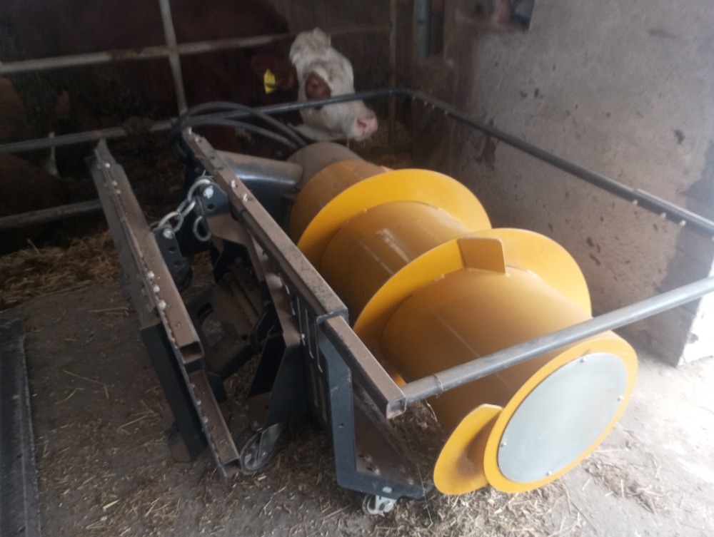 Fotografie k projektu Pořízení vyžínače, přihrnovače a navigace